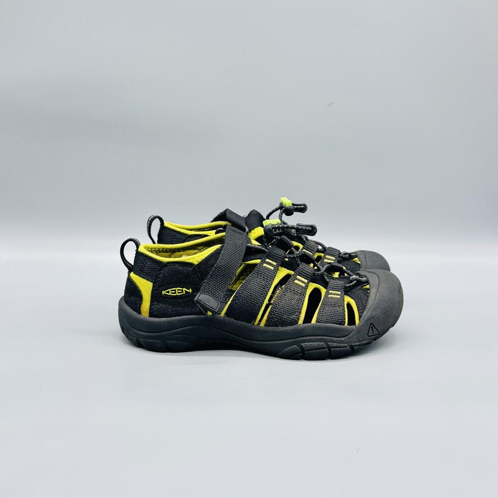 Keen Sandals Kids Boy 2 Black Yellow Closed Toe Water Hiking Sport Outdoor Shoes